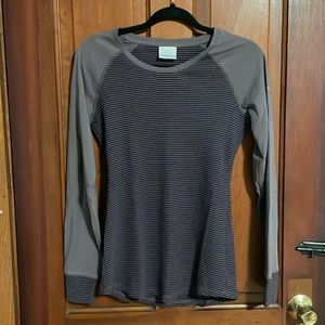 W’s Columbia Henley, size M
